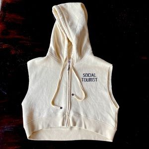 NWT❗️SOCIAL TOURIST cropped, Sleeveless hoodie. Off white.